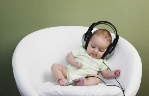 听音乐对宝宝有什么好处？给宝宝听什么音乐好