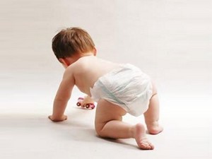 宝宝用什么纸尿裤好？如何选择纸尿裤？