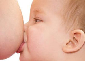 宝宝吃母乳满头大汗是怎么回事？
