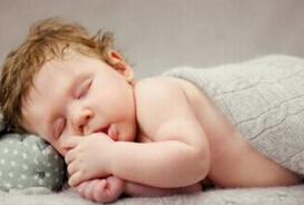 为什么宝宝头侧面会睡平？宝宝头侧面睡平了怎么办