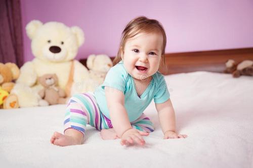 新生儿成长各个阶段的笑代表什么意思